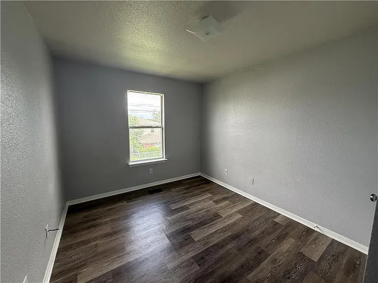 2807 Cantabrian Dr #B — Photo 11