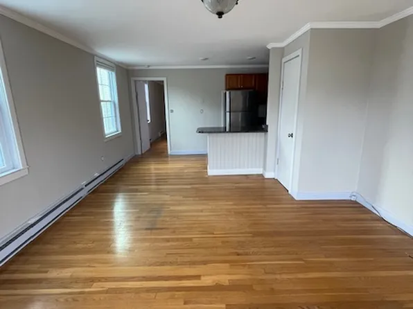 4 Norwood Ct APT 1, Rockport, MA 01966