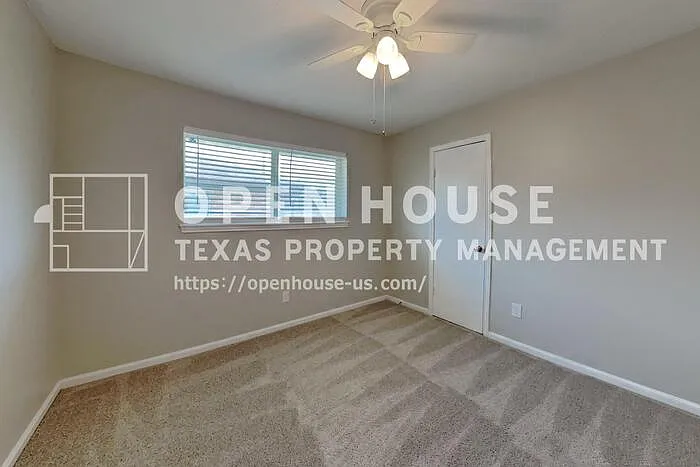 1920 Crooked Creek Ln — Photo 18
