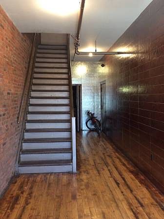 2nd image of 257 Varet St APT 2E