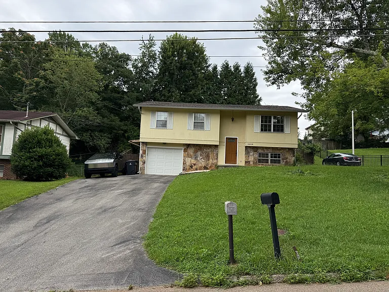6608 Ellesmere Dr — Photo 1