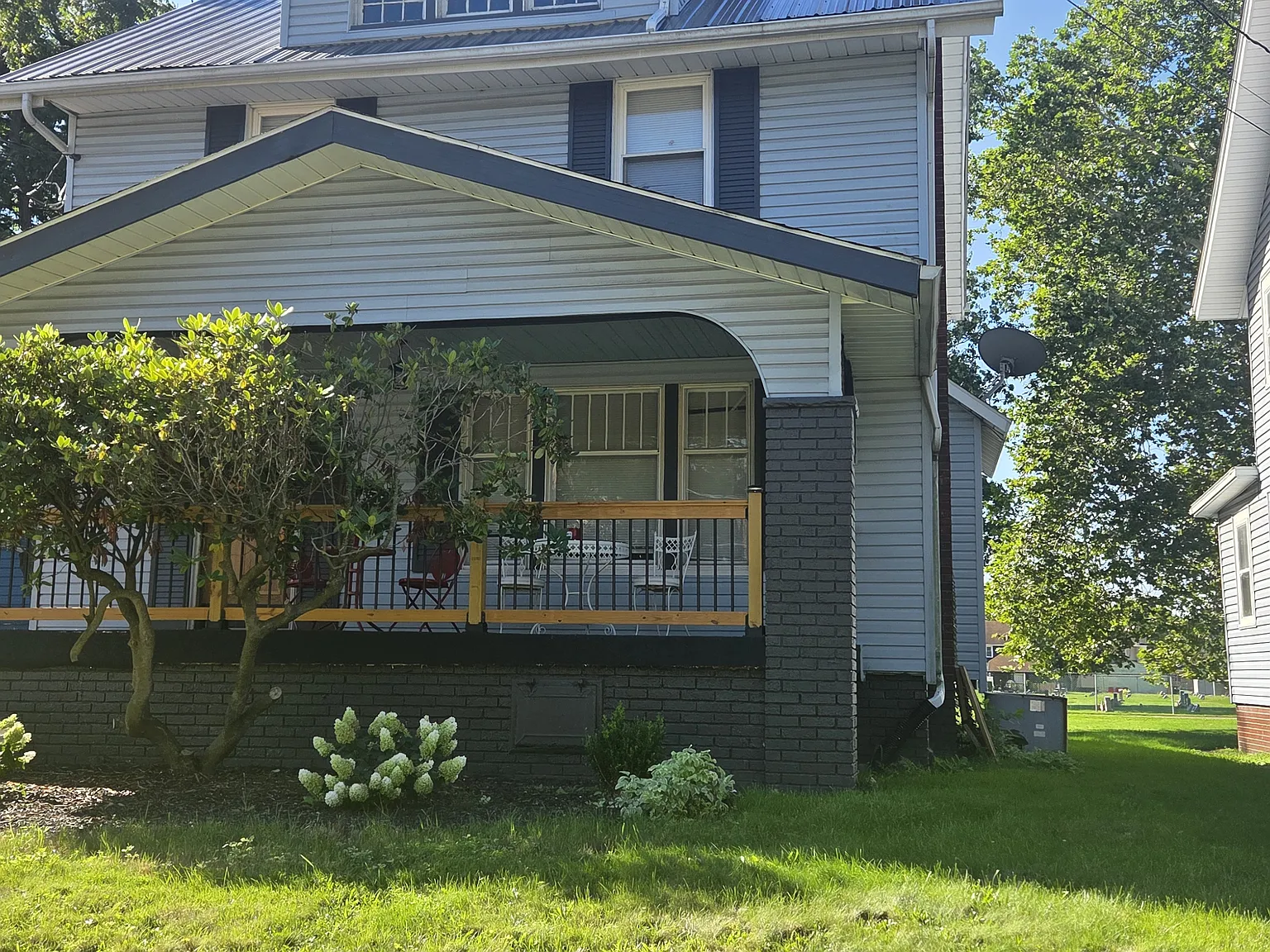 3 bed, 1.5 bath, 1344 sqft, $1,950 — Photo 2