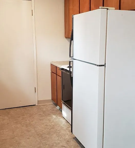 Baker Street Apartments — Photo 4