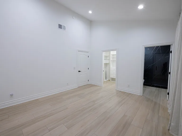 6029 Fairview Pl — Photo 77