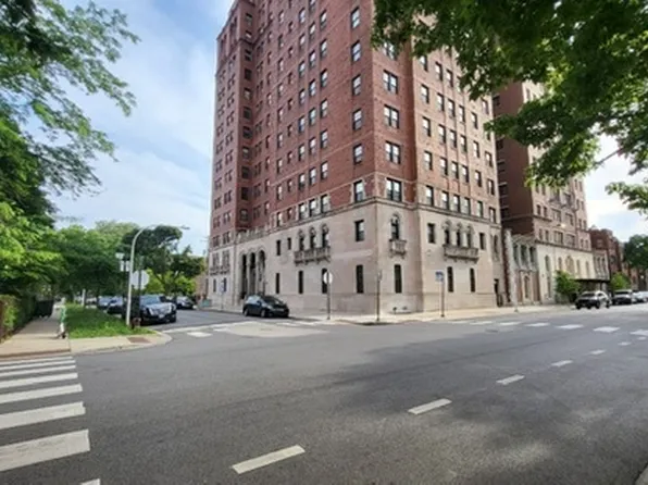 (undisclosed Address), Chicago, IL 60649