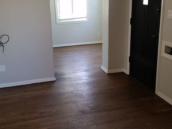 Entry to dining room