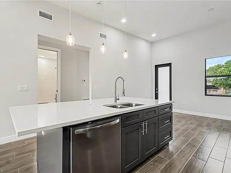 3013 4th St SW — Photo 8