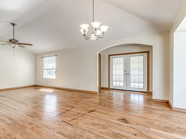 20961 Holden St — Photo 27