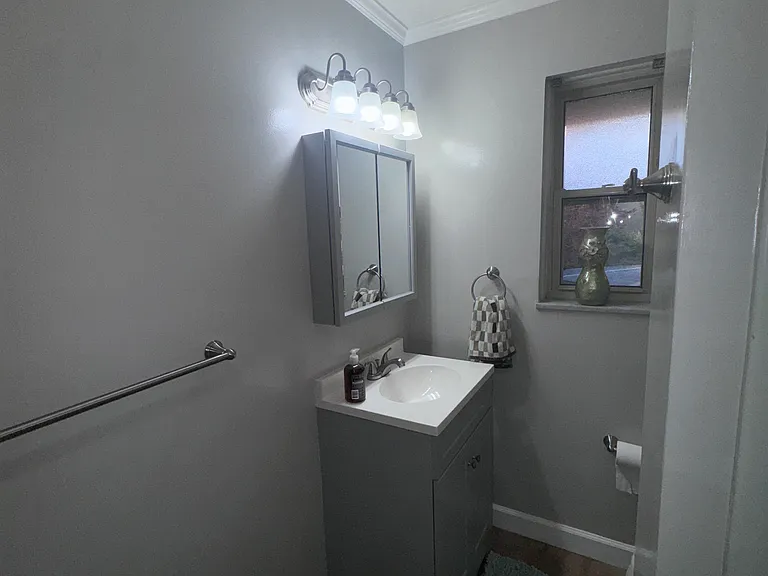187 Woodland Ave #E — Photo 8