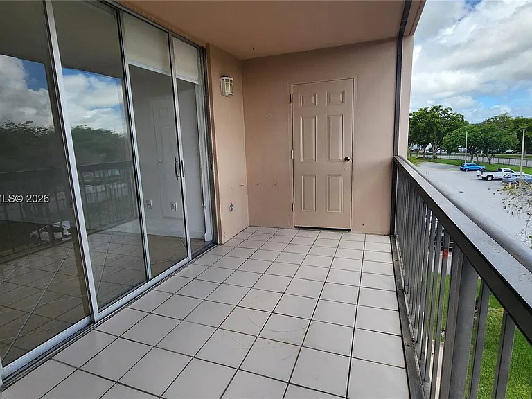 10985 SW 107th St #304 — Photo 7