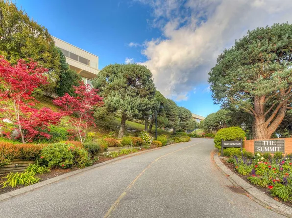 2278 Folkestone Way #1, West Vancouver, BC V7S 2X7