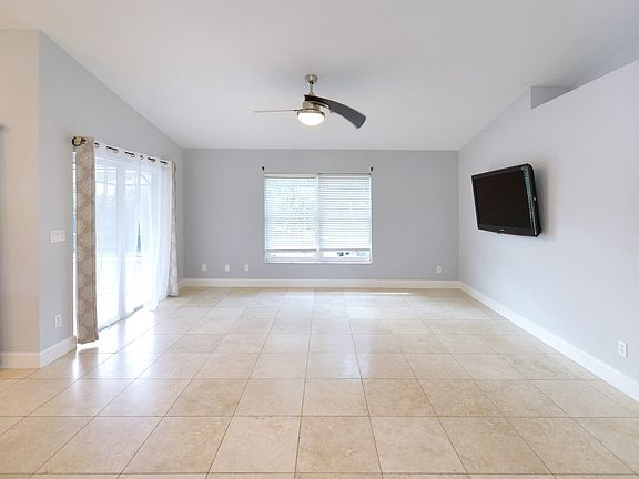3rd image of 132 Sand Hill St