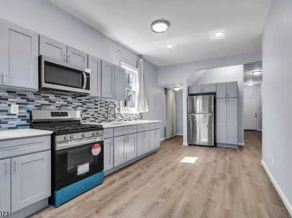 162 S Clinton St, East Orange City, NJ 07018