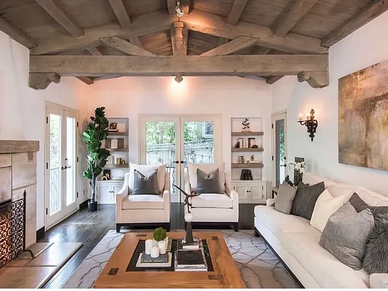 1407 N Beverly Dr — Photo 1