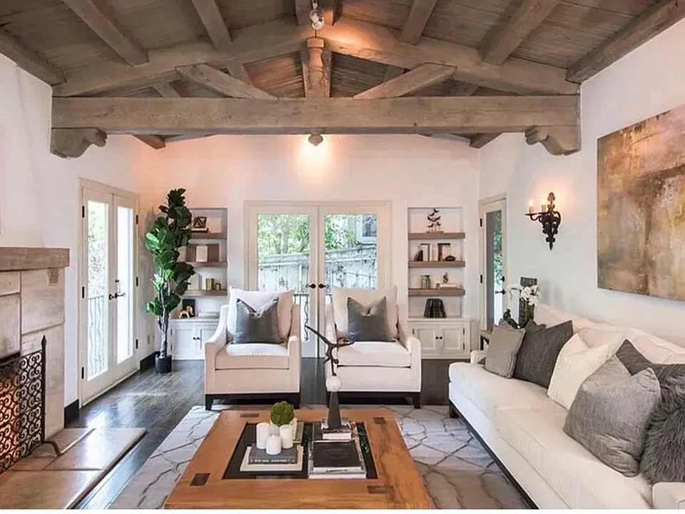 1407 N Beverly Dr