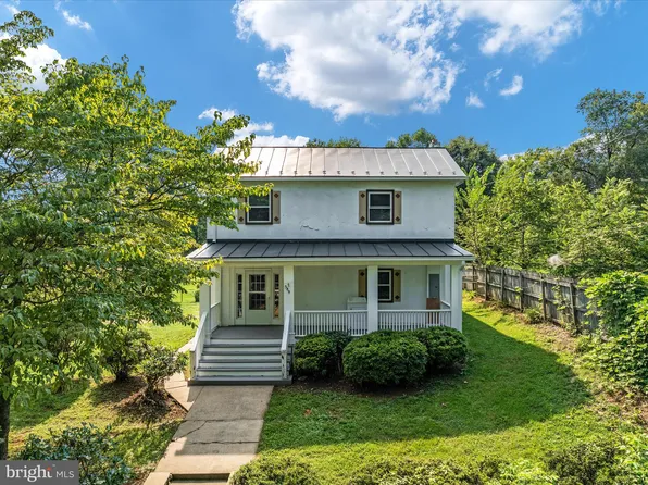 589 Zachary Taylor Hwy, Flint Hill, VA 22627