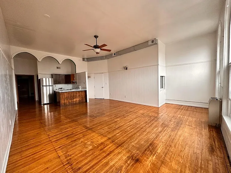 107 2nd St E #1/2 — Photo 3