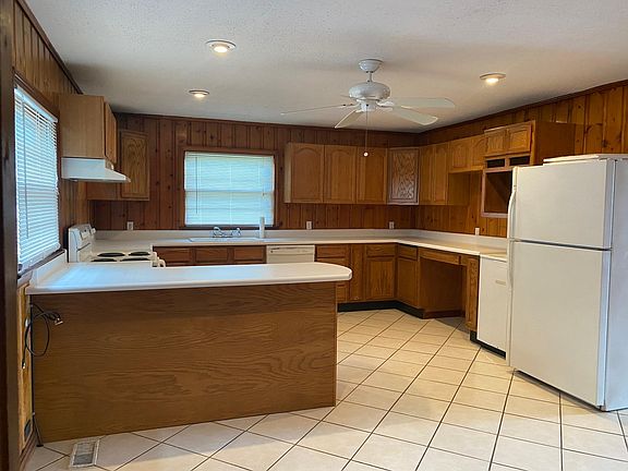 2nd image of 1395 Mercer St