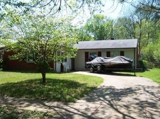 2820 Rockhaven Ave, Louisville, KY 40220