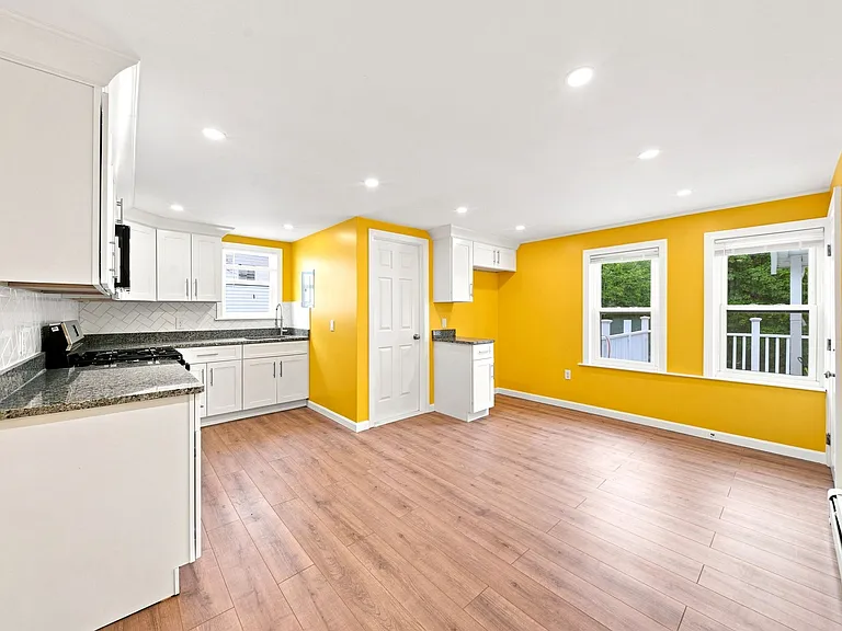40 Spring Ave #2 — Photo 14