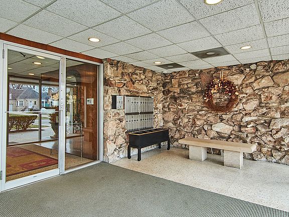 3rd image of 1535 Park Ave APT 402