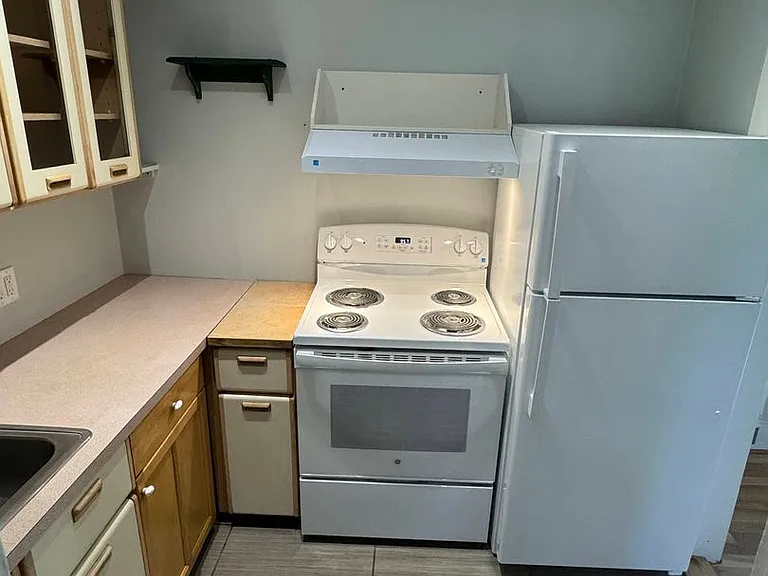 576 E 16th Ave #A — Photo 6