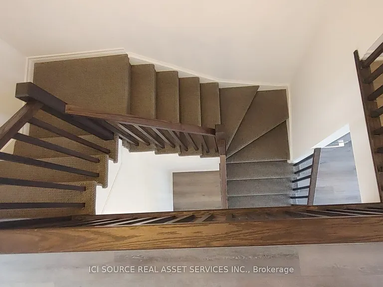 120 Court Dr #65 — Photo 8