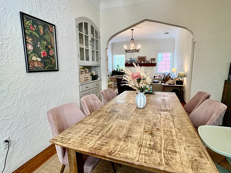 222 Thornton Ln — Photo 10