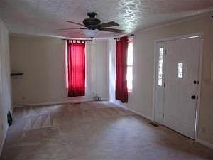 2nd image of 2712 Sacramento St