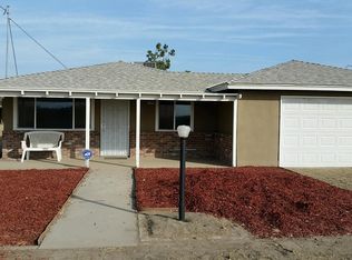 21086 Cedar Ave, Laton, CA