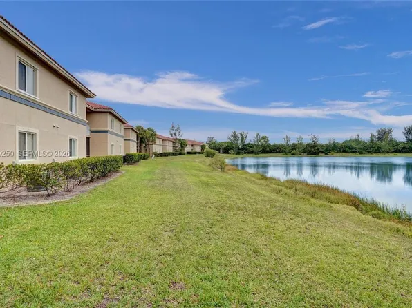1169 Golden Lakes Blvd APT 1123, West Palm Beach, FL 33411