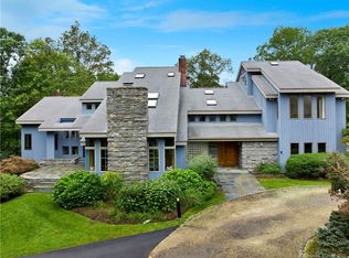 1701 Moose Hill Rd, Guilford, CT 06437