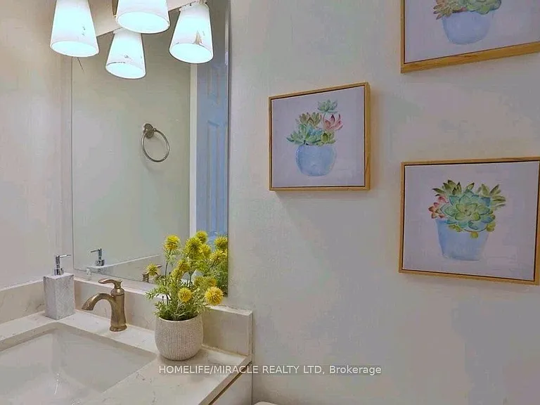 32 Mowat Blvd #38 — Photo 9