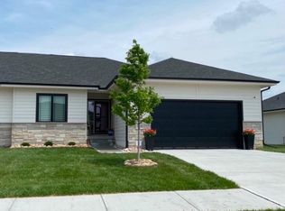 5509 N 209th St, Elkhorn, NE 68022