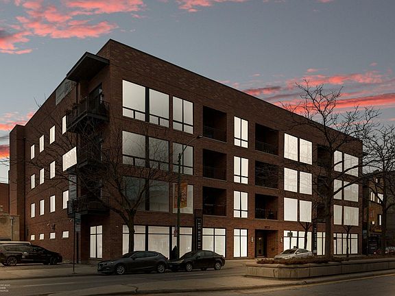 3rd image of 1023 N Ashland Ave #310