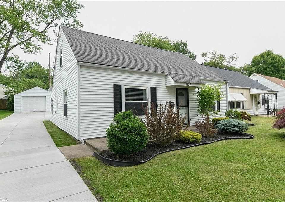 1st image of 1227 Curtis Ave