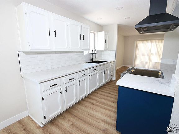 4th image of 1429 E Torrey Pines Cir