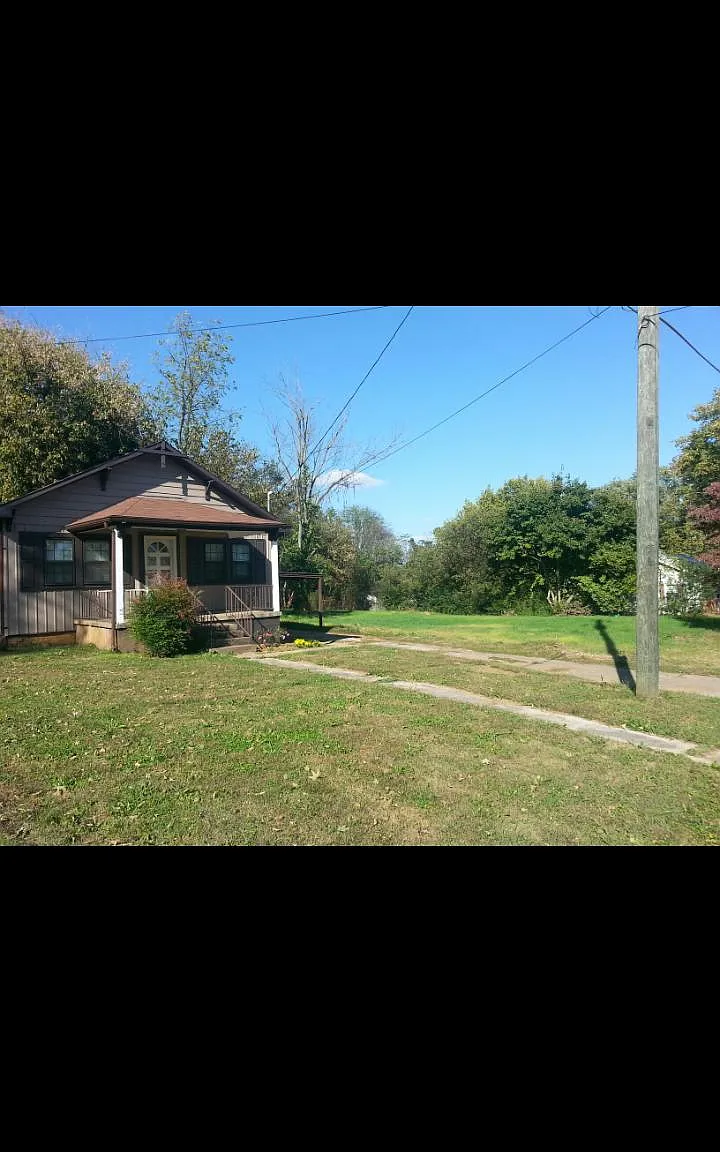 2 bed, 1008 sqft, $1,300 — Photo 1