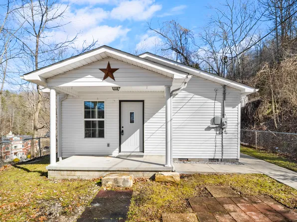 51 High St, McKee, KY 40447