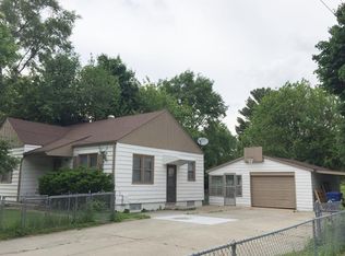 616 E Seneca Ave, Des Moines, IA 50313