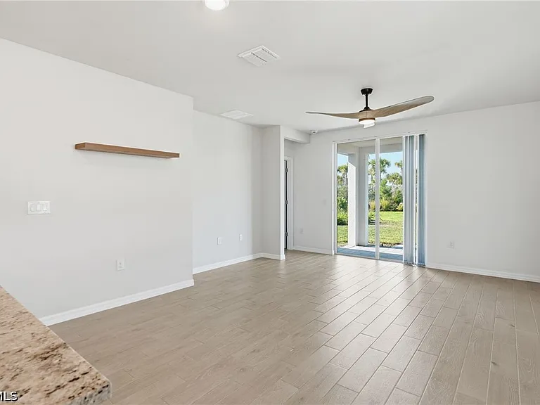 44197 Frontier Dr — Photo 7