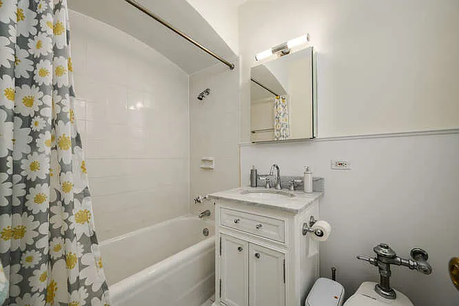 73 E Elm St #4B — Photo 19