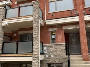 250 Lagerfeld Dr #6, Brampton, ON L7A 3Z1