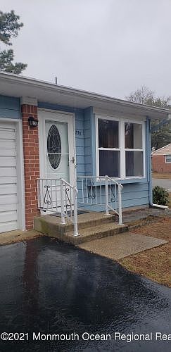 1st image of 23 Franklin Pl #B