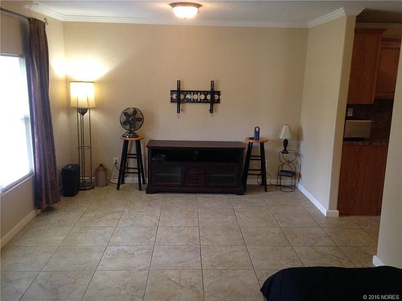 3rd image of 517 N Cedar Ave