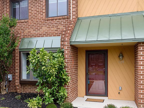 2nd image of 125 Conway Ct