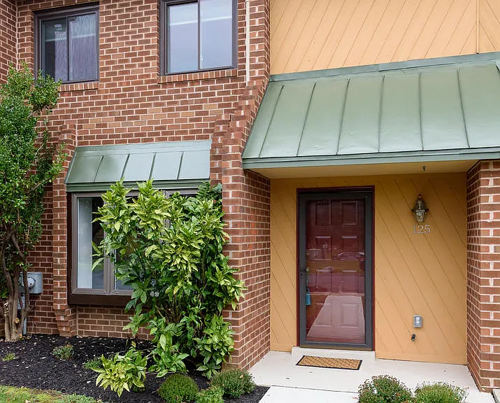 125 Conway Ct — Photo 2