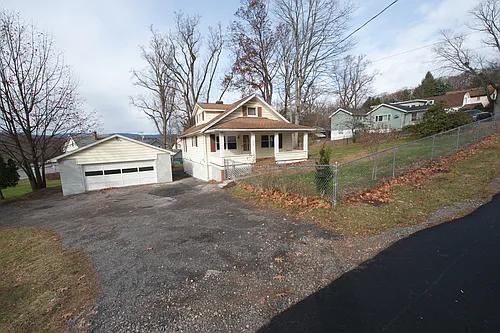 304 Forrest St Photo 1