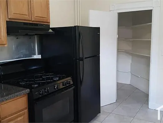 137 Hawthorne Ave #1 — Photo 5