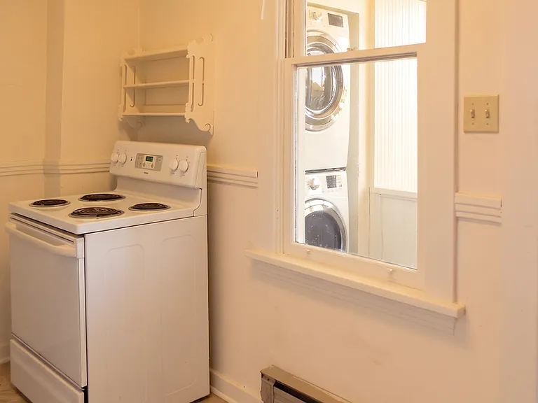 Fremont Apartments - Located on Fremont Ave — Photo 4